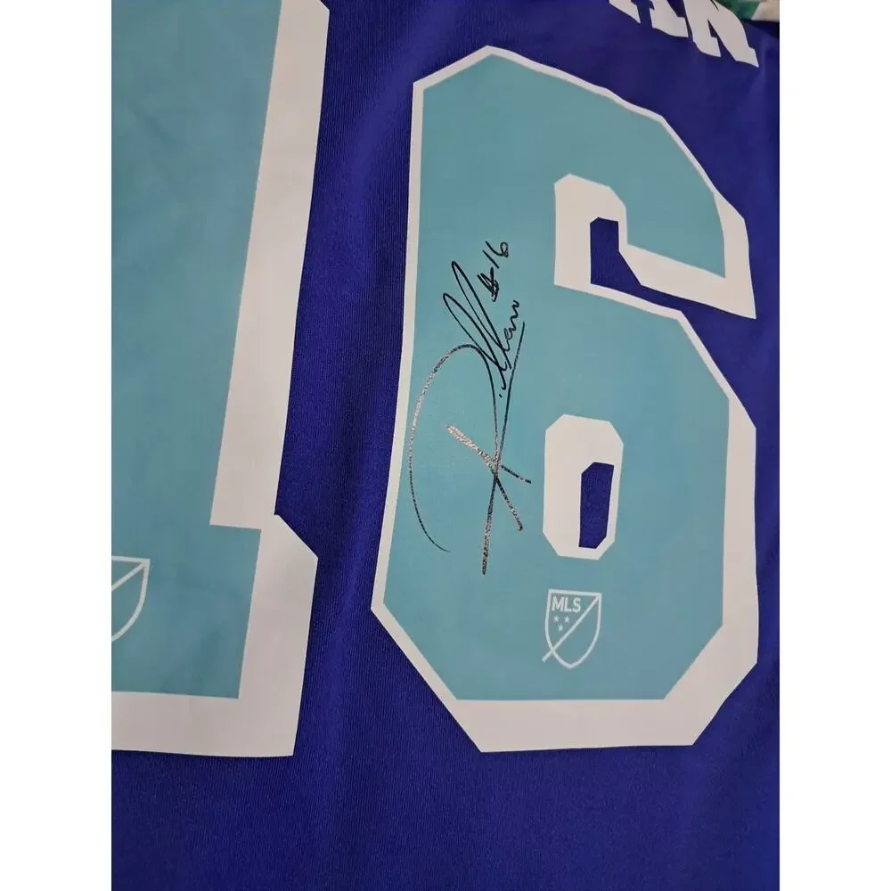 Seattle Sounders Alex Roldan SIGNED Jersey Medium - Picture 8 of 8